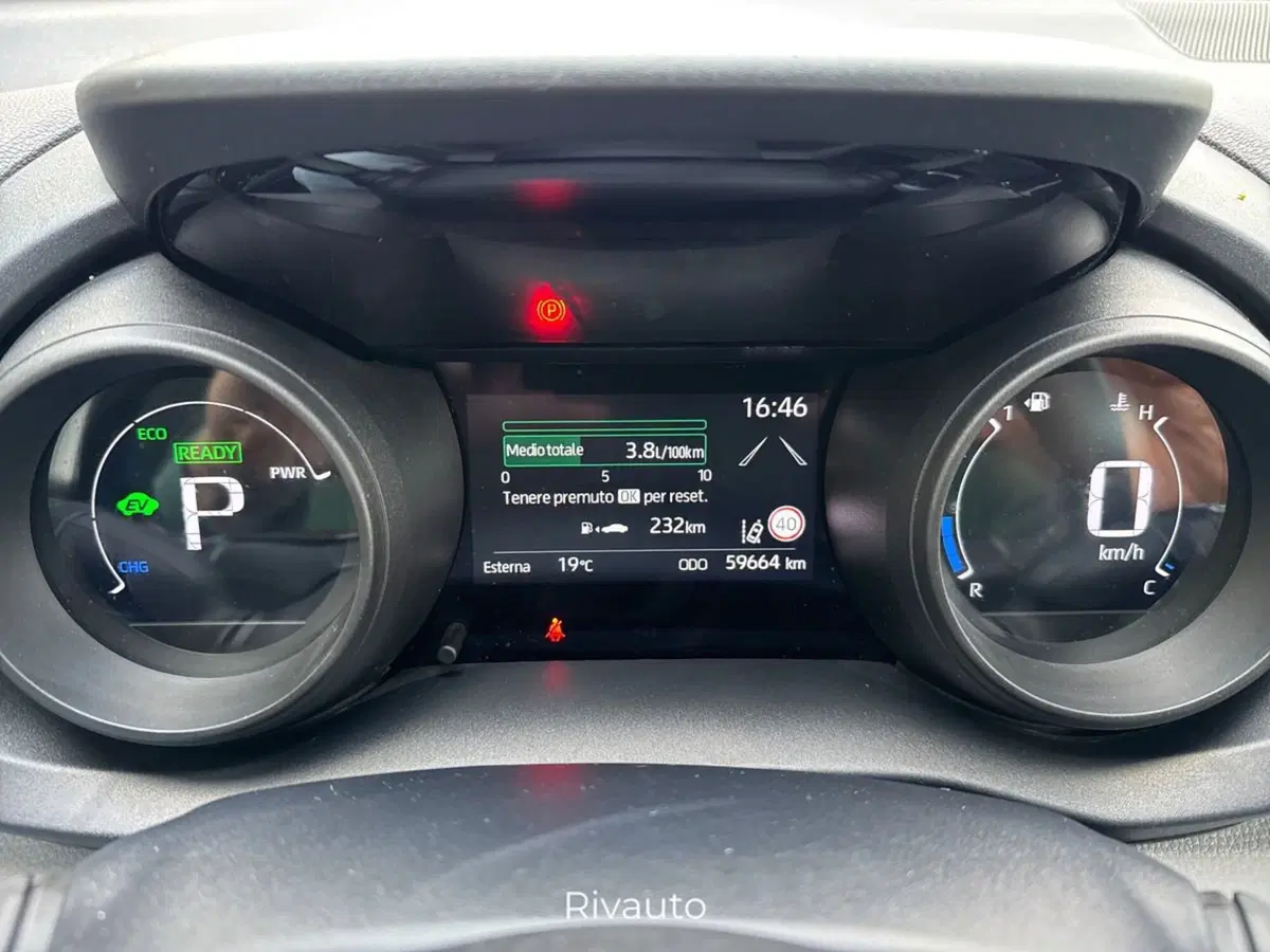 Toyota Yaris Cross usata a Como (9)