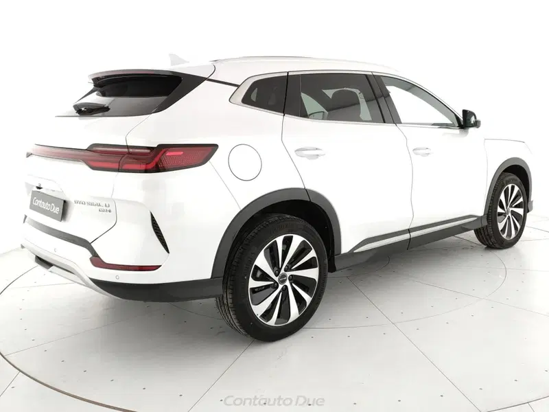 Byd Seal U DM-i  nuova a Caserta (5)