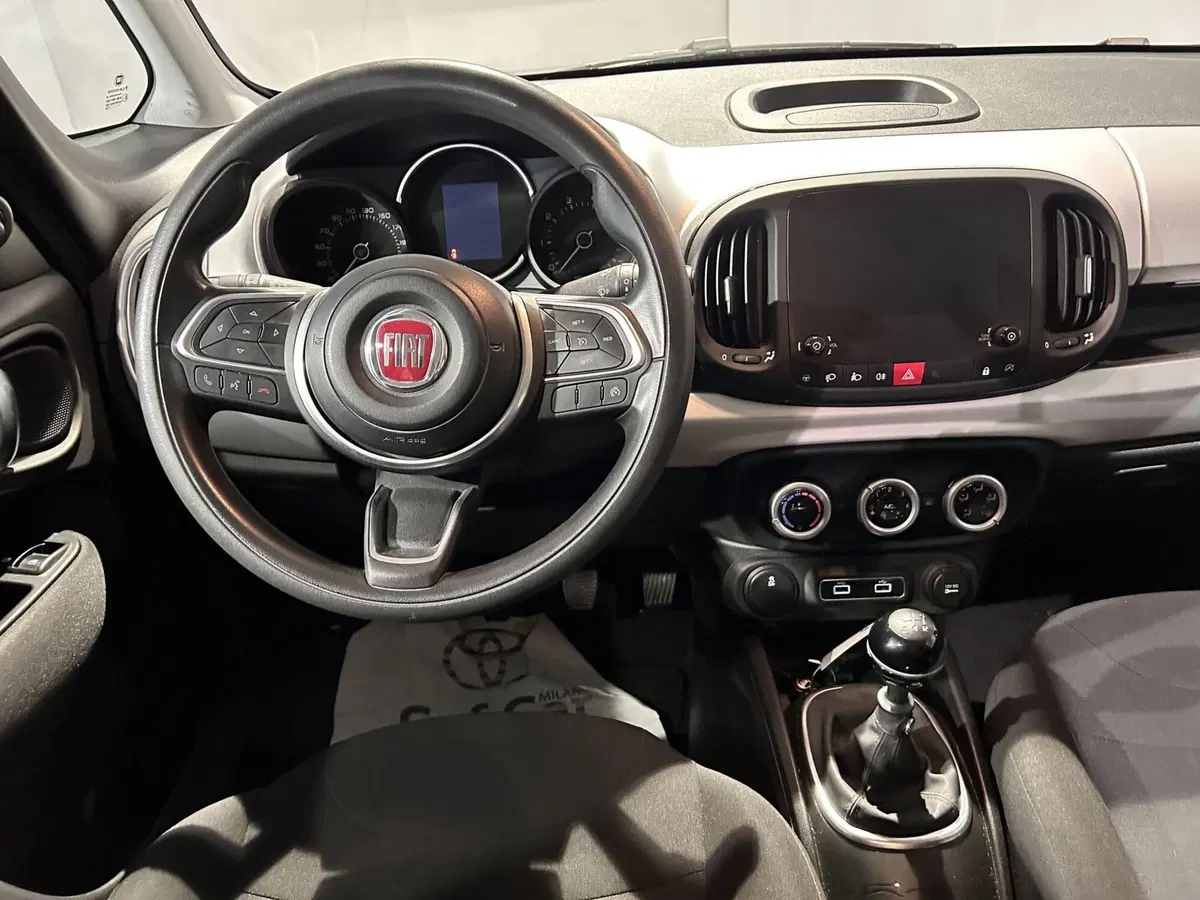 Fiat 500L usata a Milano (10)