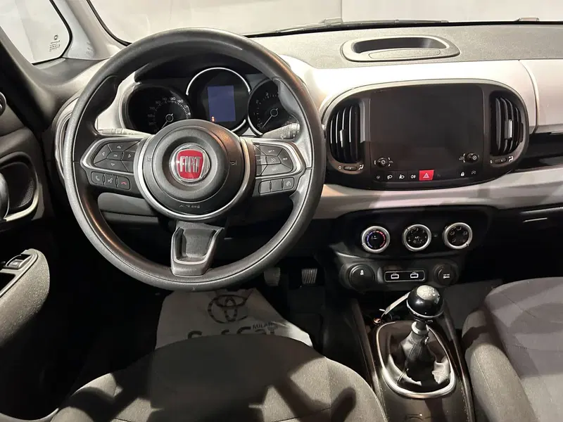 Fiat 500L usata a Milano (10)