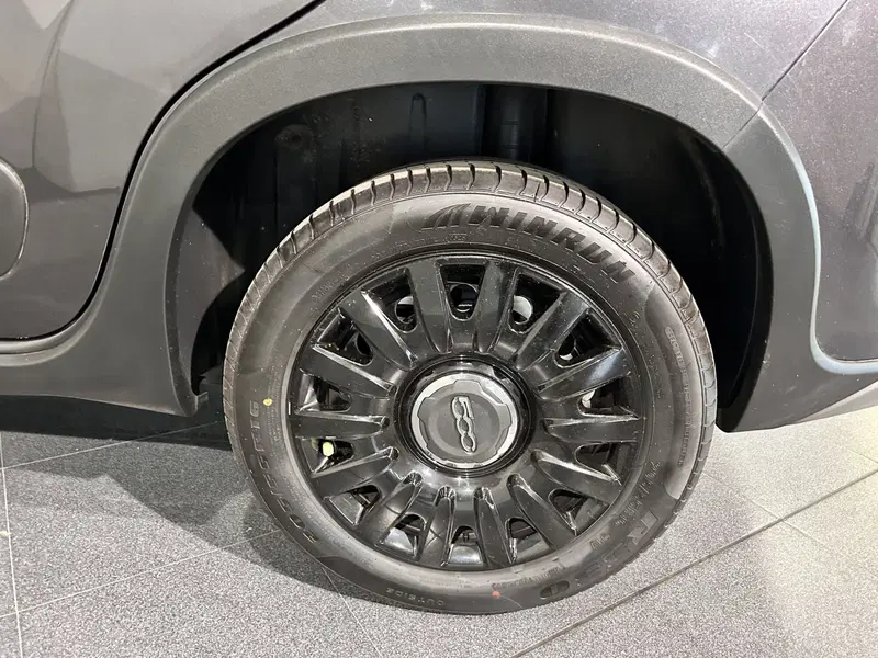 Fiat 500L usata a Milano (7)