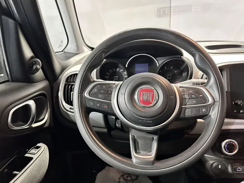 Fiat 500L usata a Milano (8)