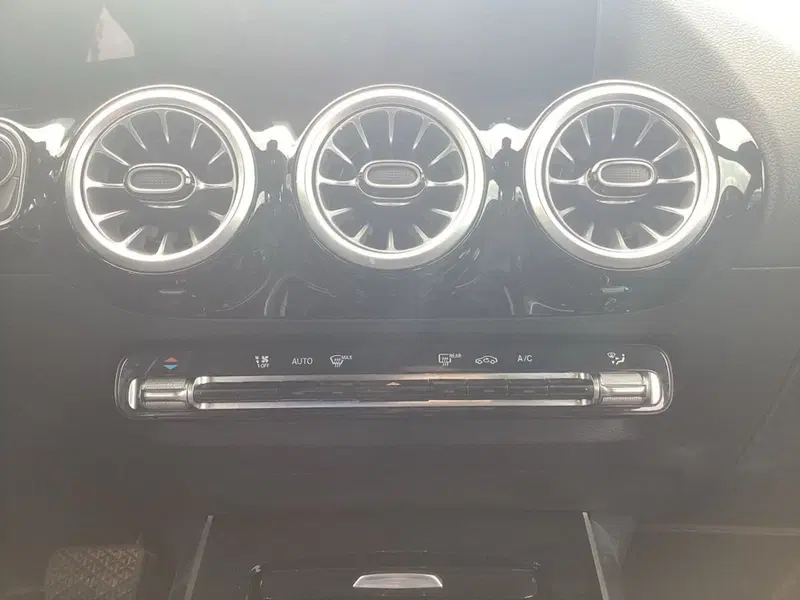 Mercedes-Benz GLA SUV usata a Foggia (14)