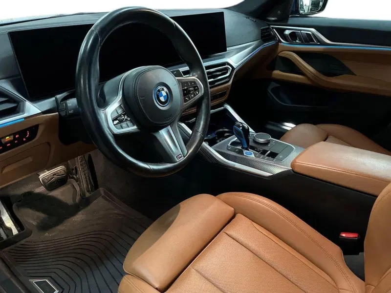 BMW i4 usata a Bari (10)