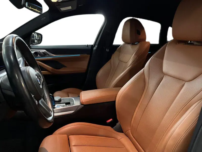 BMW i4 usata a Bari (7)