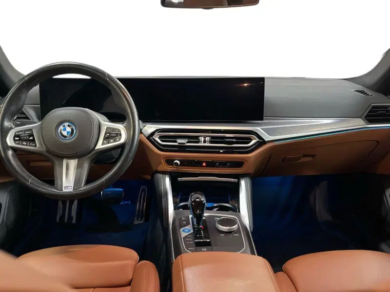 BMW i4 usata a Bari (8)