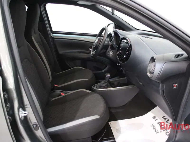 Toyota Aygo X usata a Firenze (7)
