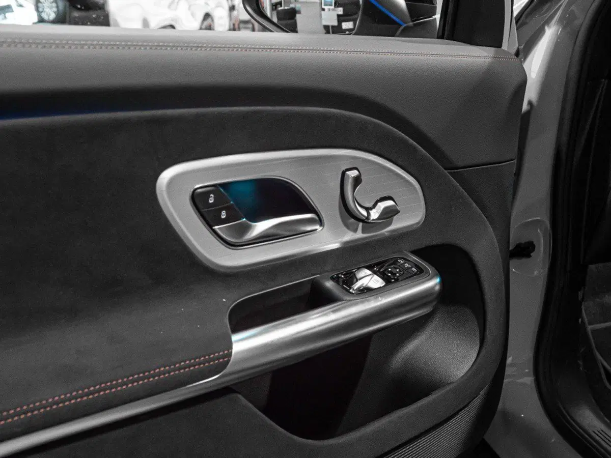 Mercedes-Benz GLB EQ nuova a Ancona (10)