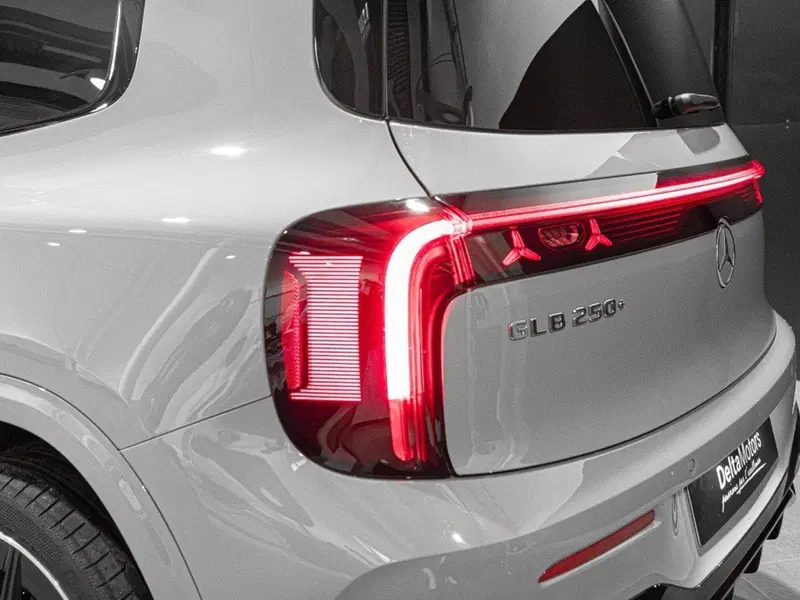 Mercedes-Benz GLB EQ nuova a Ancona (8)