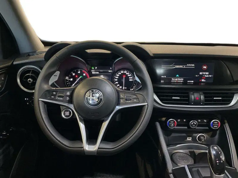 Alfa Romeo Stelvio usata a Ancona (11)