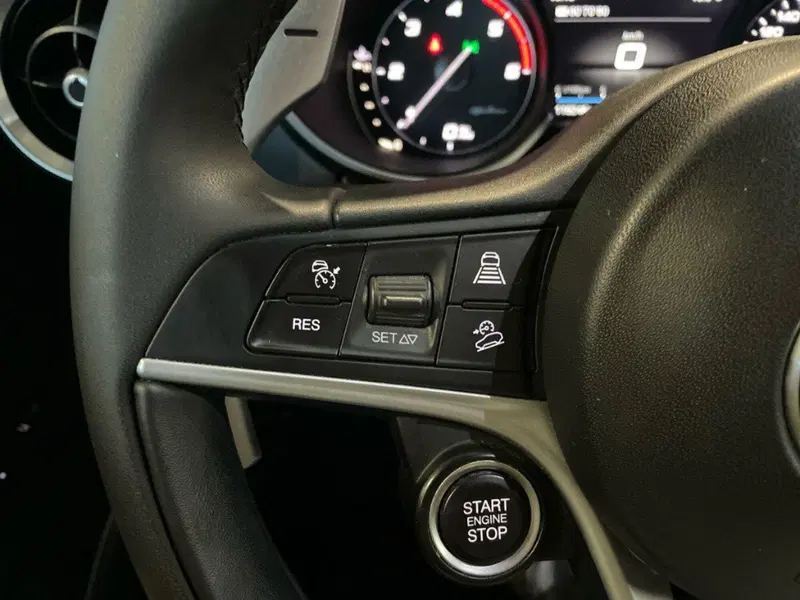 Alfa Romeo Stelvio usata a Ancona (20)