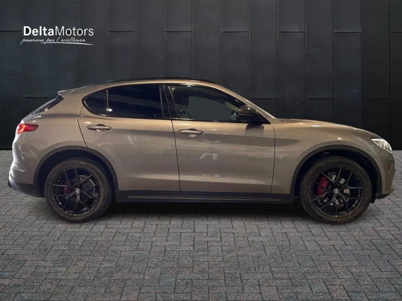 Alfa Romeo Stelvio usata a Ancona (5)