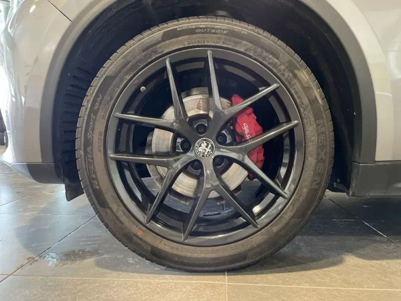 Alfa Romeo Stelvio usata a Ancona (8)