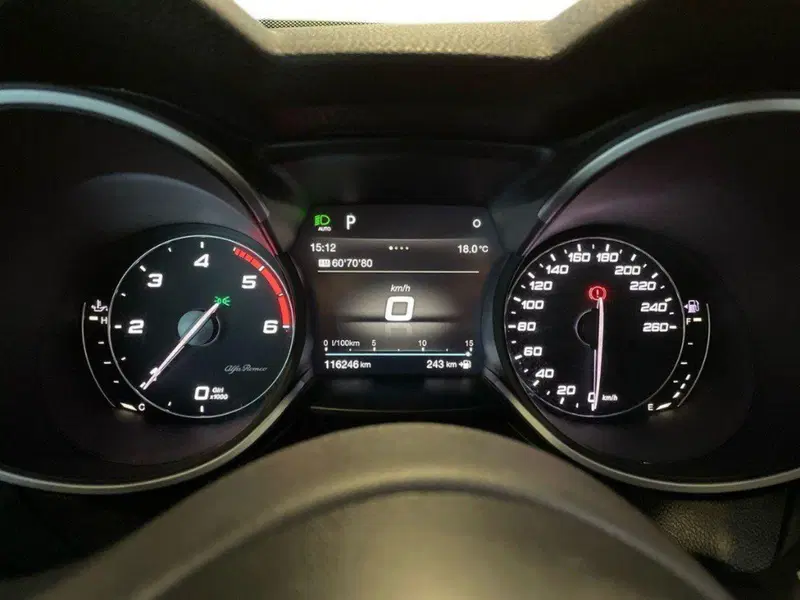 Alfa Romeo Stelvio usata a Ancona (9)