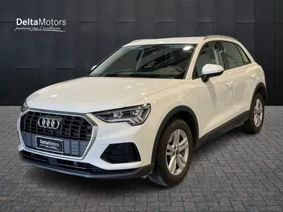 Audi Q3 35 1.5 tfsi Business Advanced s-tronic del 2024 usata a Montecosaro