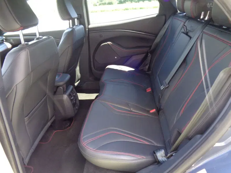 Ford Mustang Mach-E usata a Belluno (11)