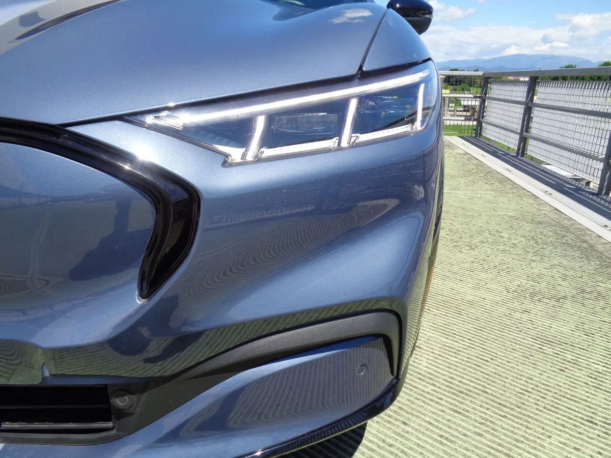 Ford Mustang Mach-E usata a Belluno (5)