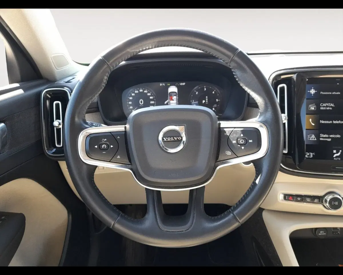 Volvo XC40 usata a Ravenna (12)