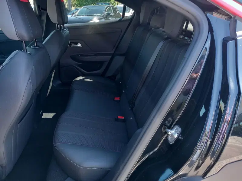 Opel Mokka usata a Lucca (10)