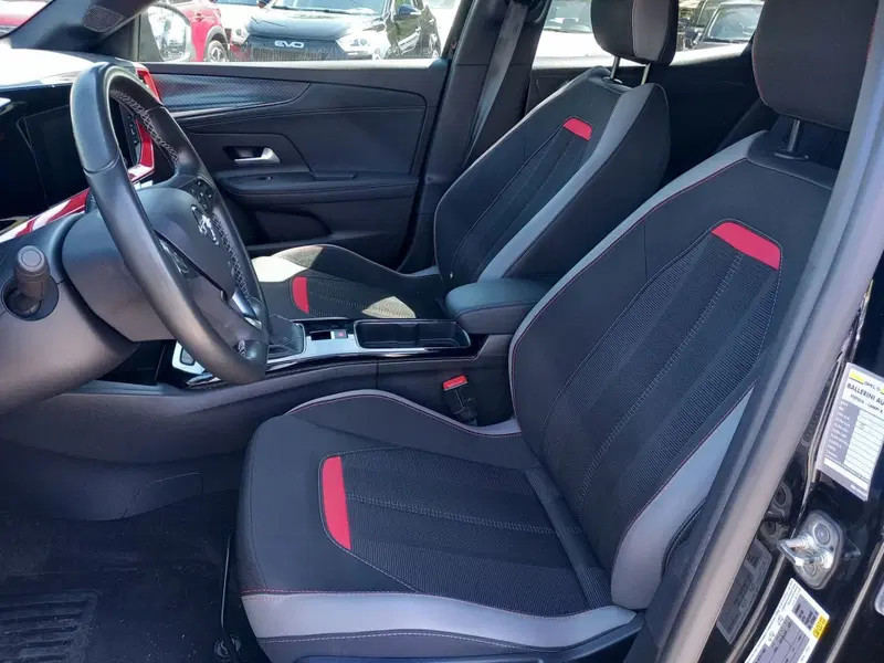 Opel Mokka usata a Lucca (9)
