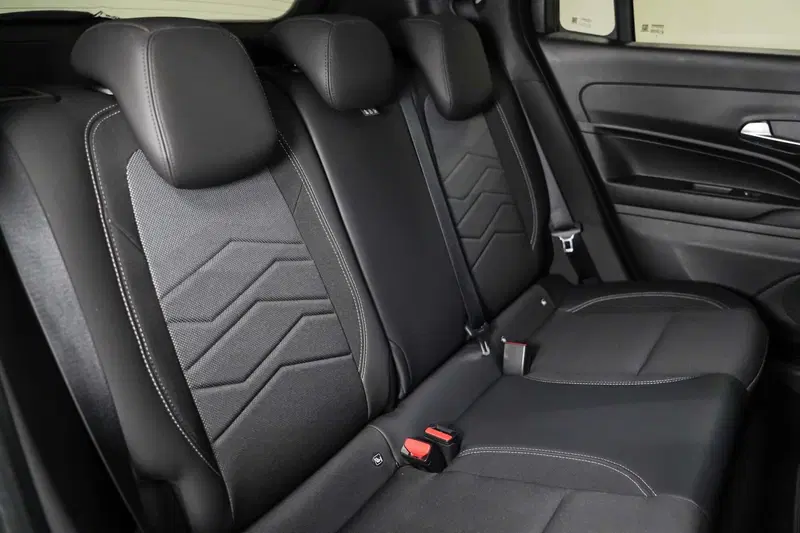 Jeep Avenger usata a Varese (14)