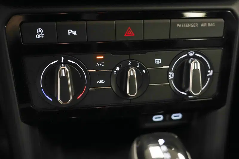 Volkswagen T-Cross usata a Varese (15)