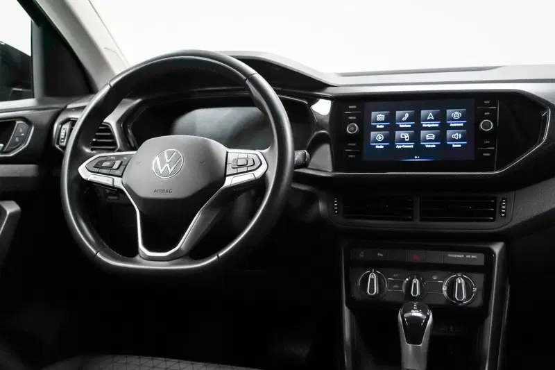 Volkswagen T-Cross usata a Varese (9)