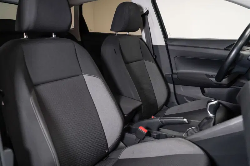 Volkswagen Taigo usata a Varese (13)