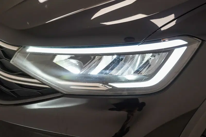 Volkswagen Taigo usata a Varese (7)