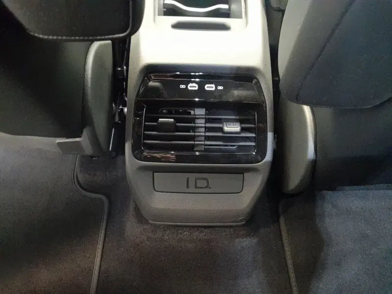 Volkswagen ID.5 nuova a Bologna (16)