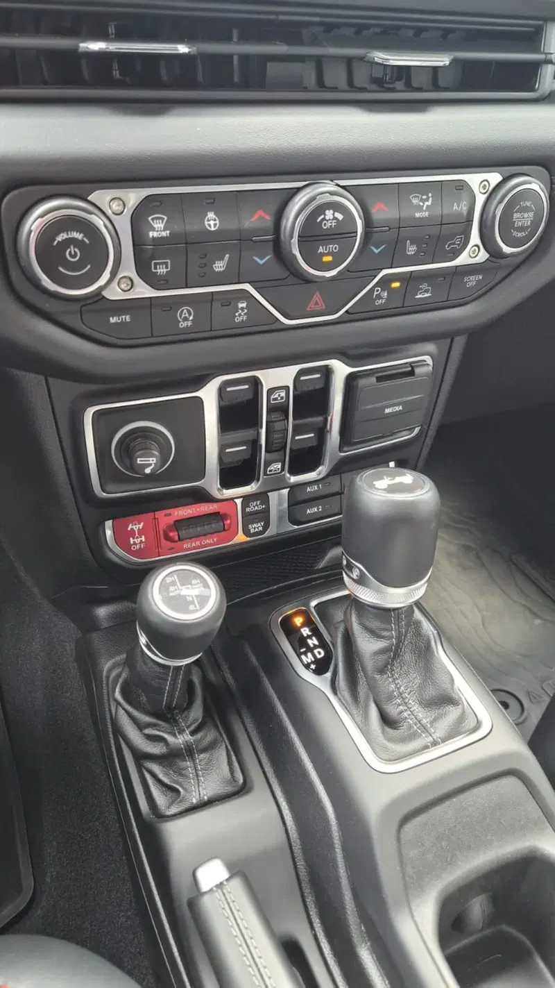 Jeep Wrangler Unlimited usata a Frosinone (20)