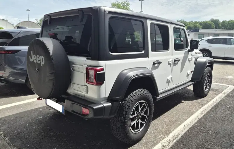 Jeep Wrangler Unlimited usata a Frosinone (5)