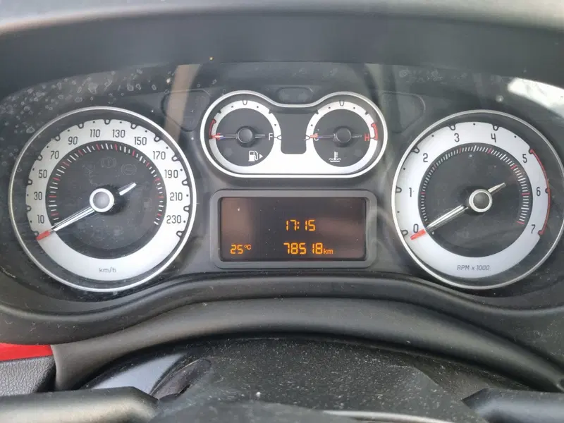 Fiat 500L usata a Lucca (8)