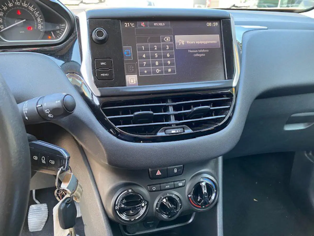 Peugeot 208 usata a Verona (8)