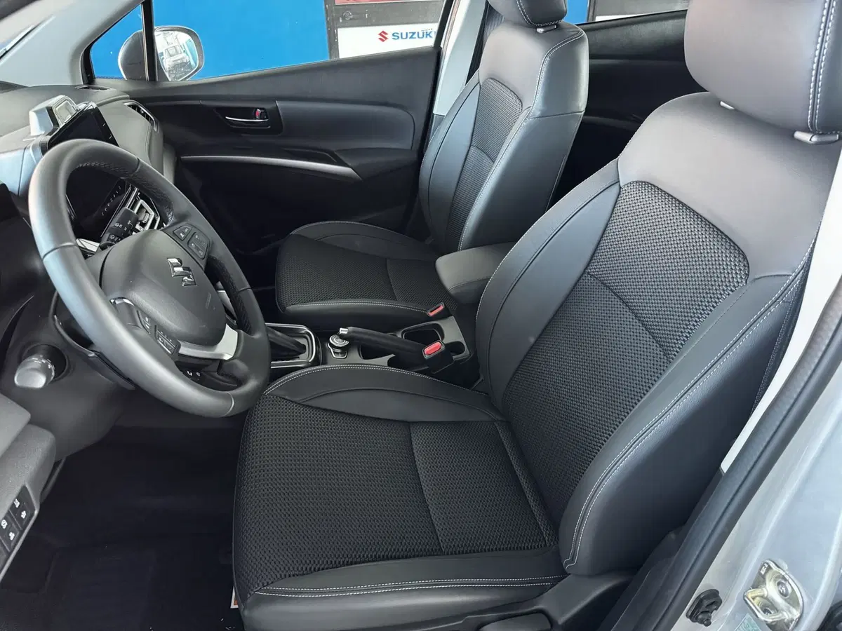 Suzuki S-Cross nuova a Cuneo (9)