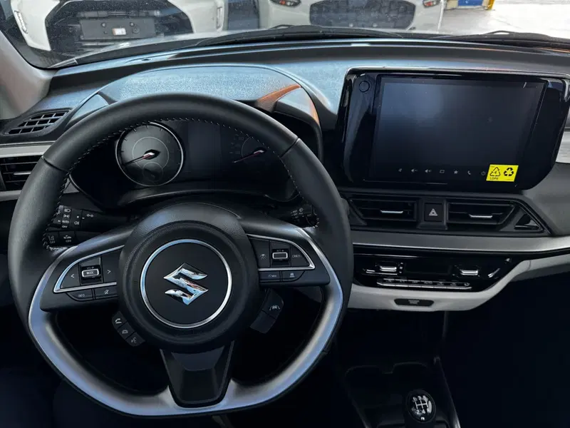 Suzuki Swift nuova a Cuneo (10)