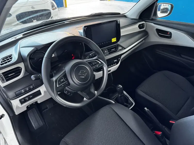 Suzuki Swift nuova a Cuneo (8)