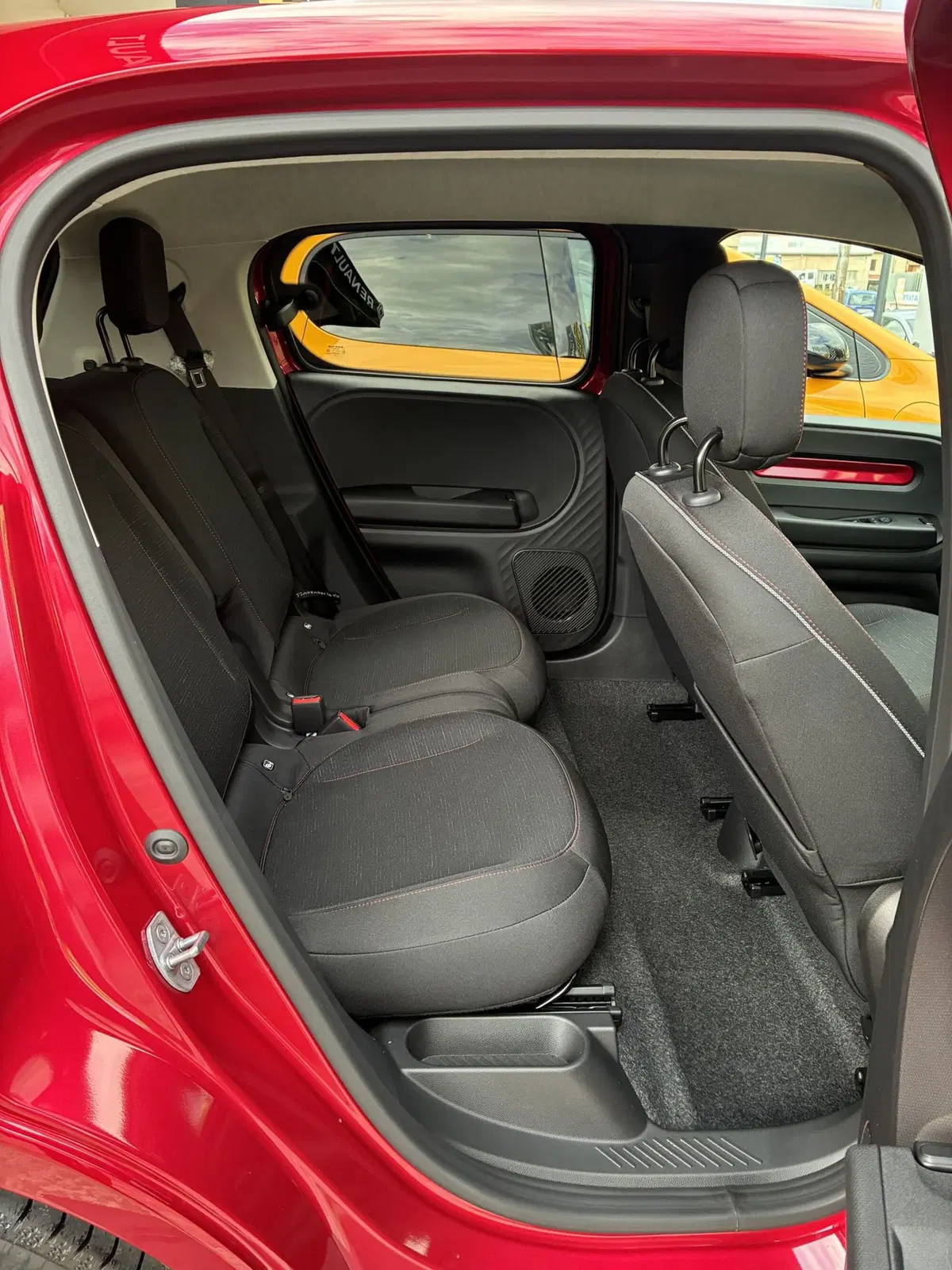 Renault Twingo nuova a Frosinone (10)