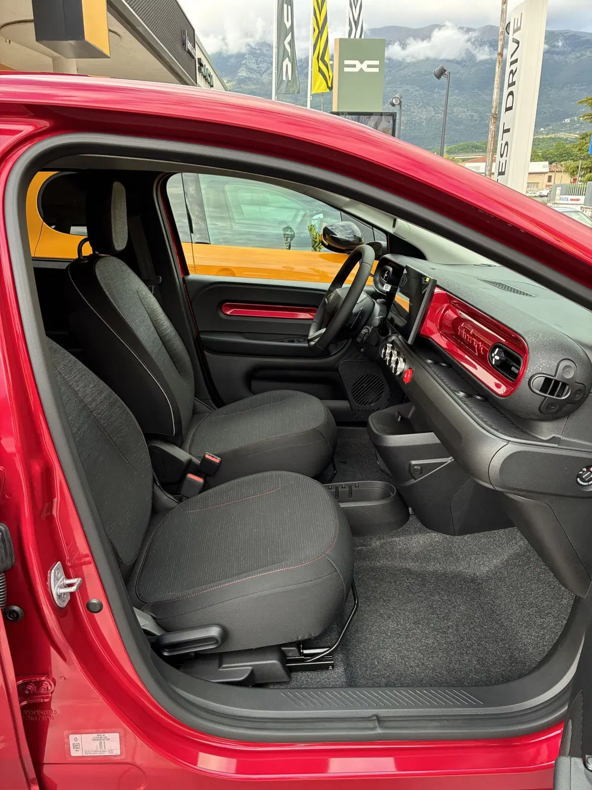 Renault Twingo nuova a Frosinone (11)