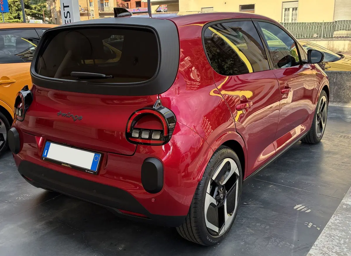 Renault Twingo nuova a Frosinone (4)
