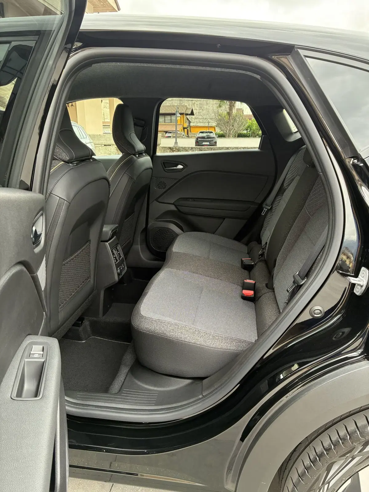 Renault Captur nuova a Frosinone (11)