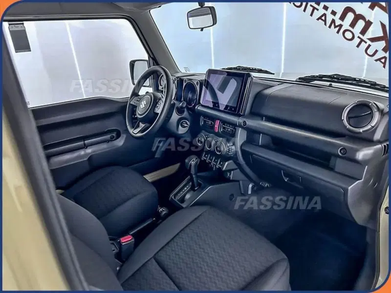 Suzuki Jimny nuova a Milano (13)