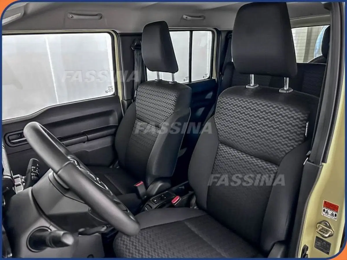 Suzuki Jimny nuova a Milano (8)