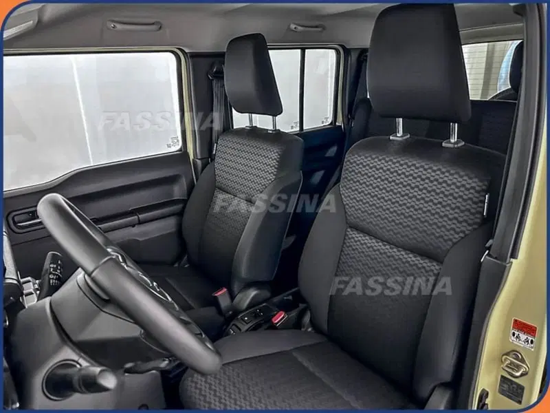 Suzuki Jimny nuova a Milano (8)