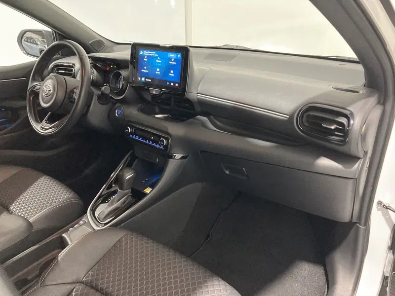 Toyota Yaris usata a Barletta-Andria-Trani (16)