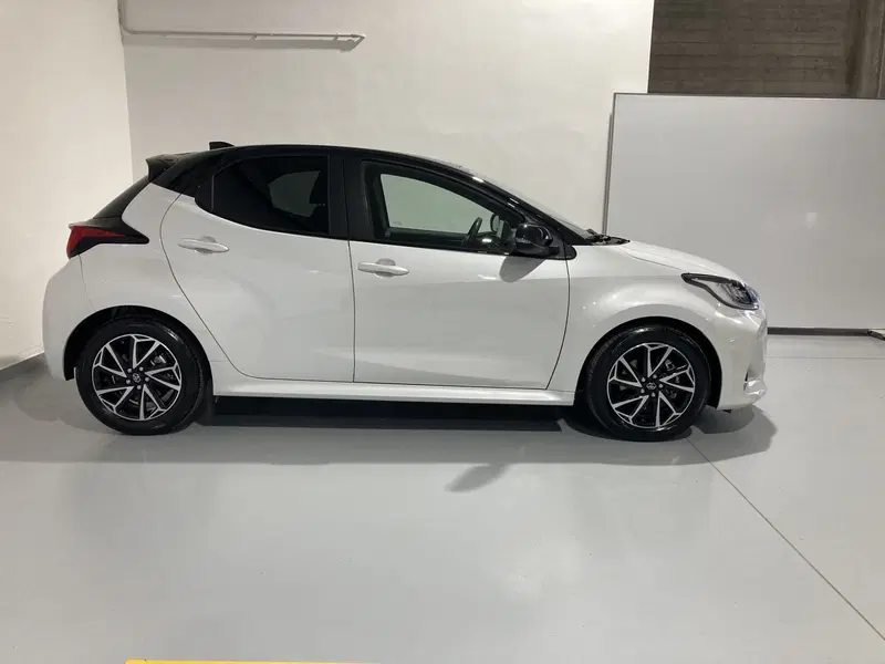 Toyota Yaris usata a Barletta-Andria-Trani (4)