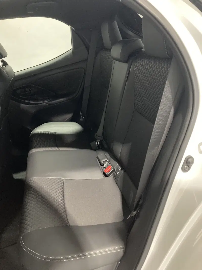Toyota Yaris usata a Barletta-Andria-Trani (7)