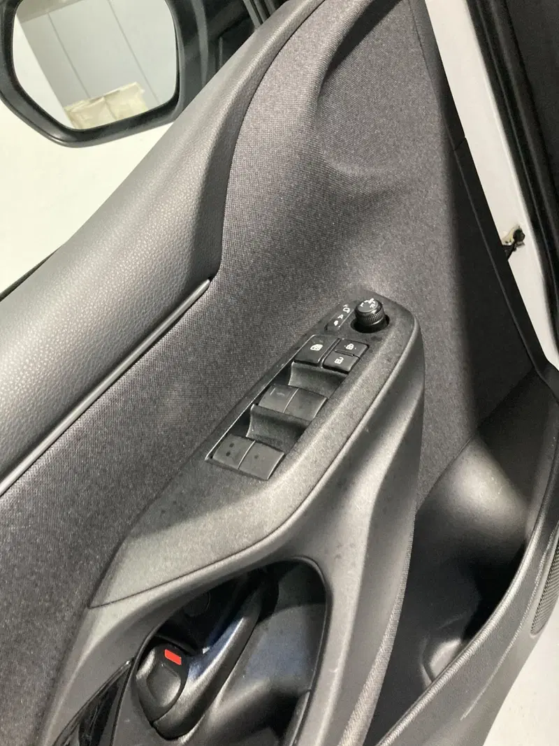 Toyota Yaris usata a Barletta-Andria-Trani (9)