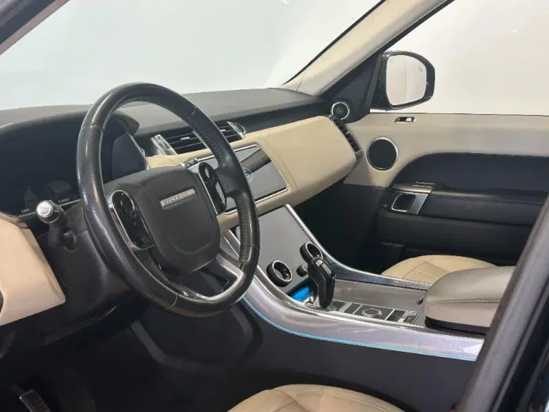 Land Rover Range Rover Sport usata a Venezia (7)