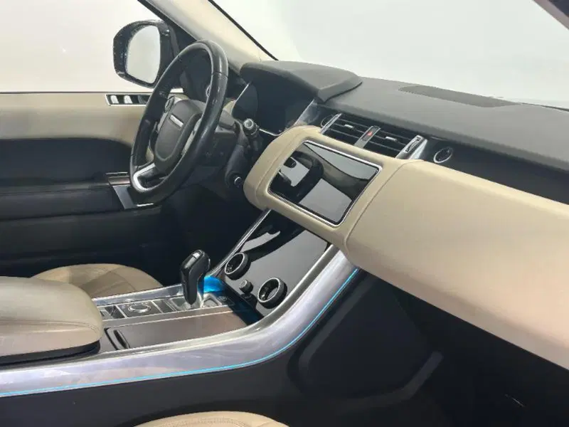 Land Rover Range Rover Sport usata a Venezia (8)